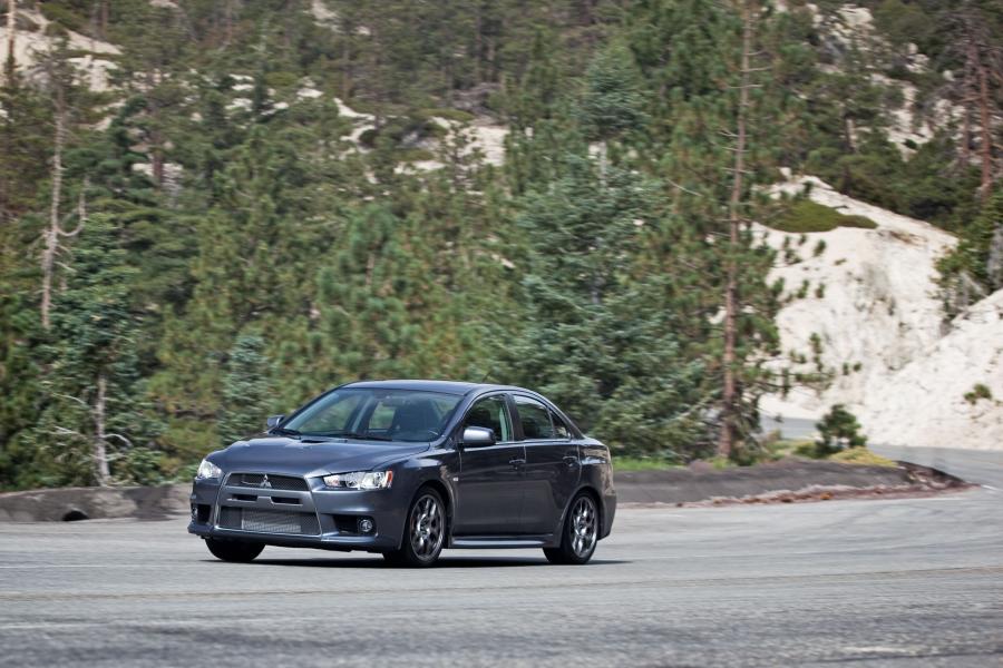  Mitsubishi Lancer Evolution X MR Touring 2012 года  (фото 21 из 34)